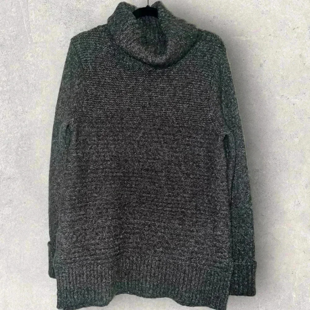 Simply Vera wang sweater size small